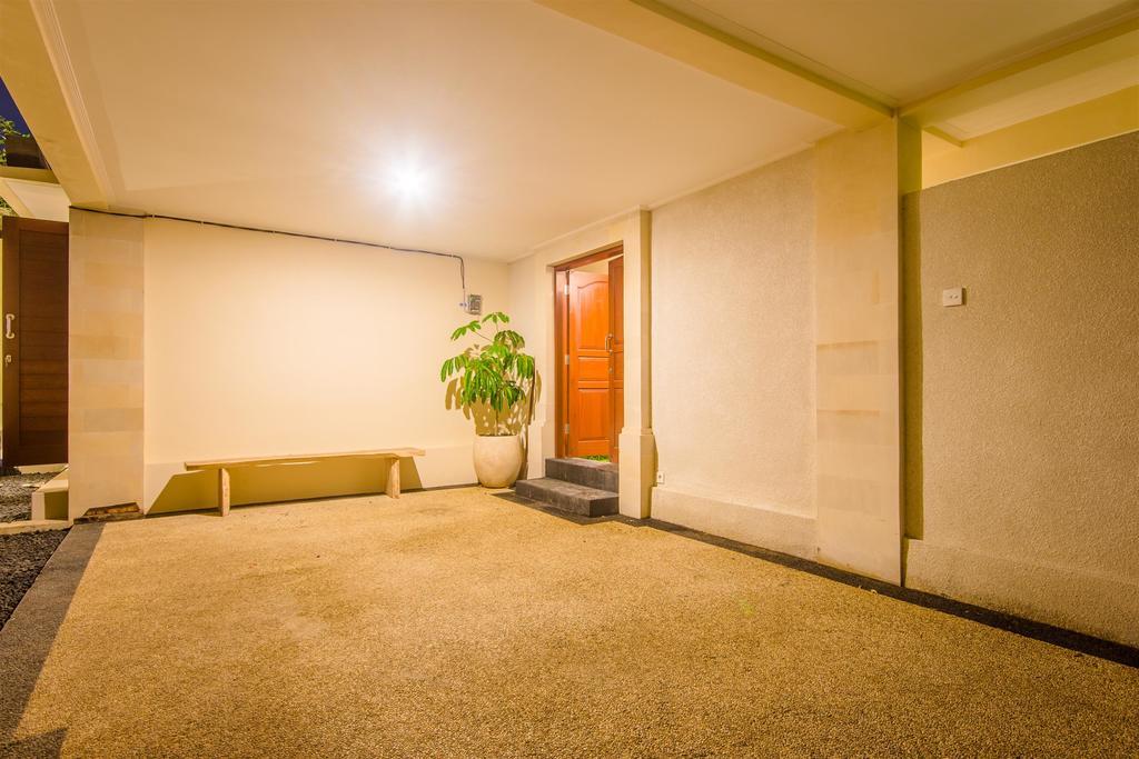 Villa Tepi Sungai Legian Pokoj fotografie