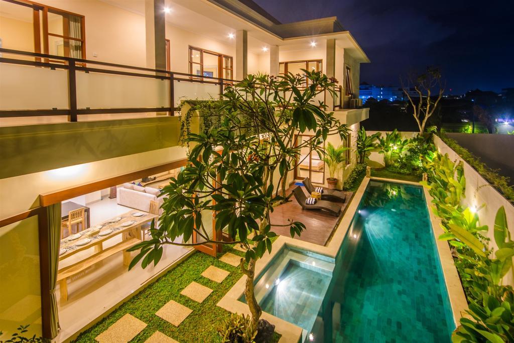 Villa Tepi Sungai Legian Pokoj fotografie