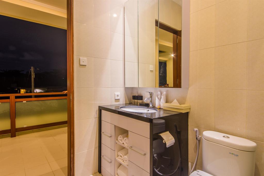 Villa Tepi Sungai Legian Pokoj fotografie