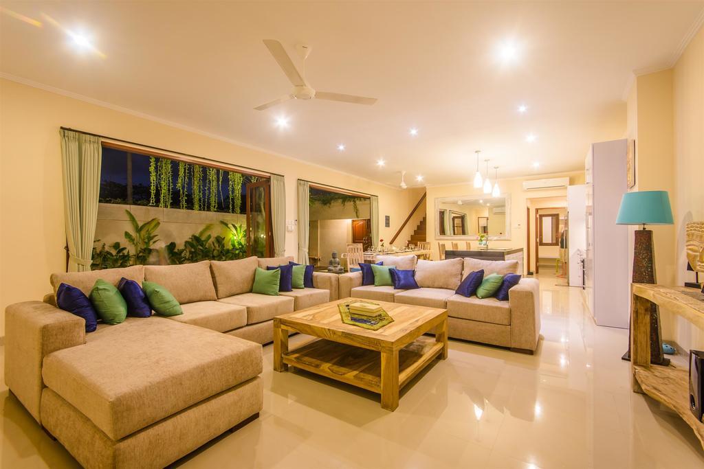 Villa Tepi Sungai Legian Pokoj fotografie