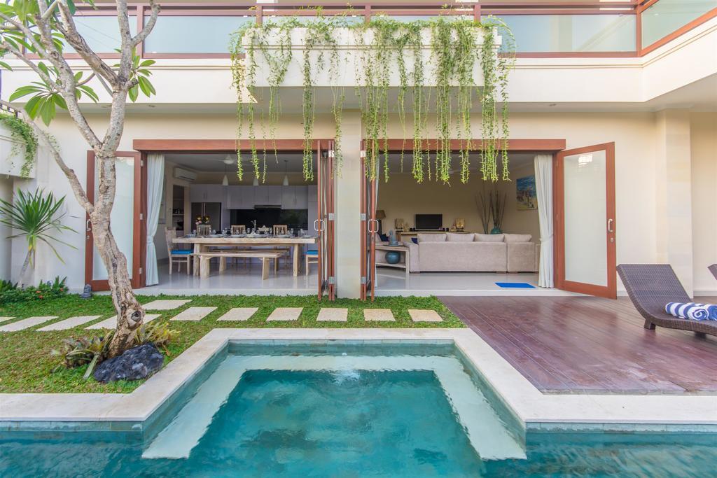 Villa Tepi Sungai Legian Pokoj fotografie