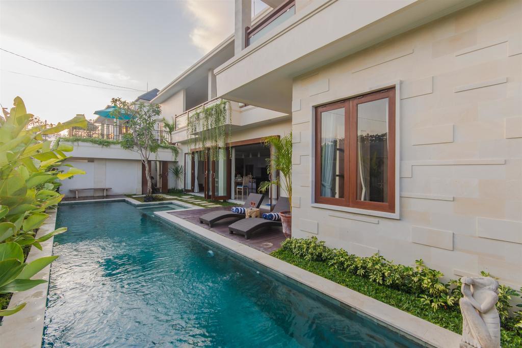 Villa Tepi Sungai Legian Pokoj fotografie