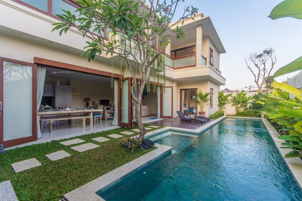Villa Tepi Sungai Legian Pokoj fotografie