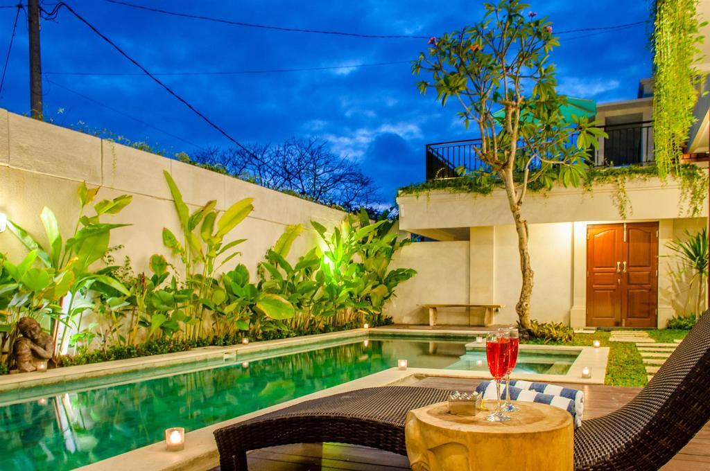 Villa Tepi Sungai Legian Pokoj fotografie
